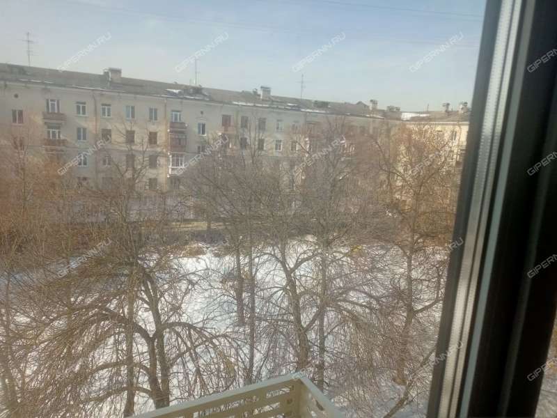 трёхкомнатная квартира на проспекте Кирова дом 2А