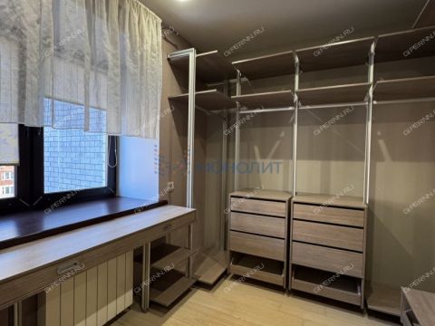 4-komnatnaya-ul-bonch-bruevicha-d-8a фото