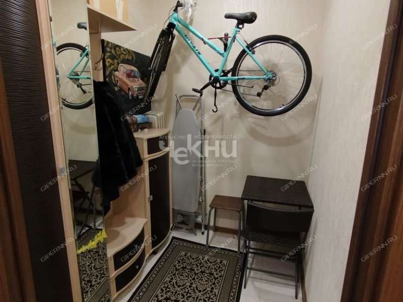 однокомнатная квартира на улице Июльских Дней дом 1  к2