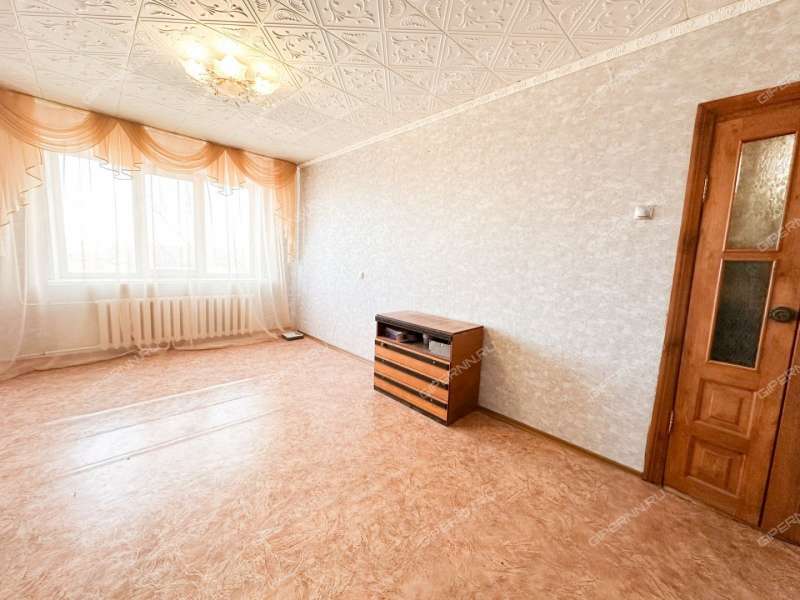 трёхкомнатная квартира в 2-м микрорайоне дом 30 город Бор