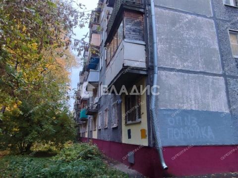 3-komnatnaya-ul-geroya-chugunova-d-5a фото