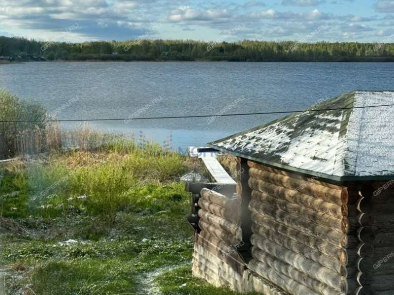 дом на улице Приозёрная село Нестиары