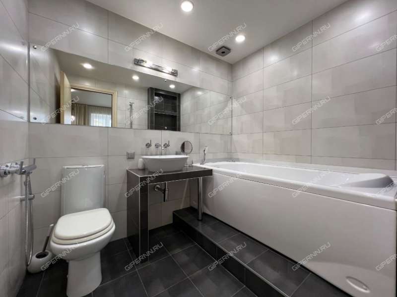 трёхкомнатная квартира на Большой Покровской улице дом 35а