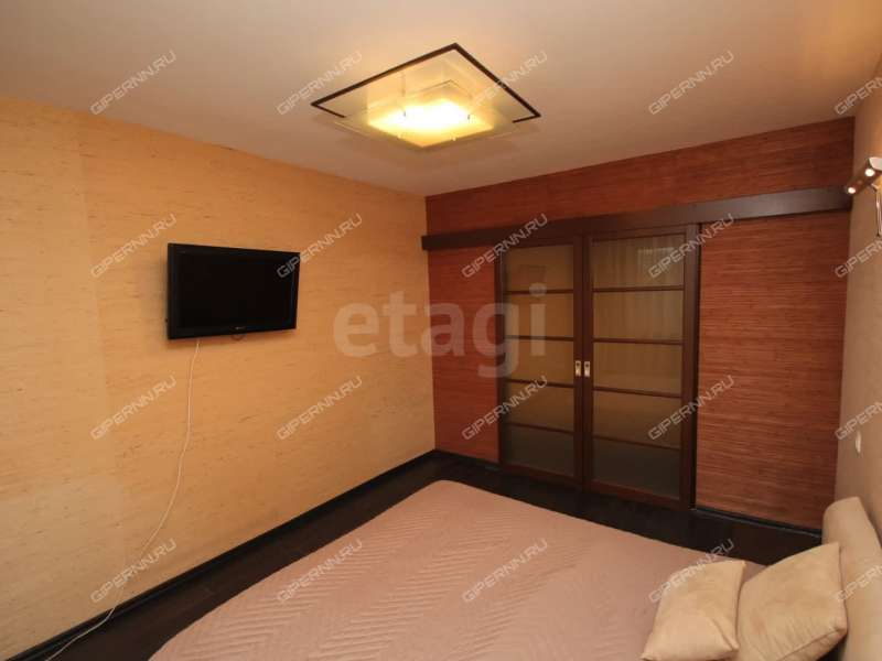 трёхкомнатная квартира на улице Верхнепечёрская дом 7 к2