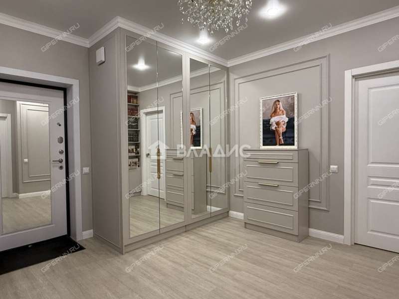 четырёхкомнатная квартира на Сенной площади дом 1