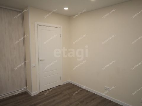 2-komnatnaya-nab-volzhskaya-d-24 фото