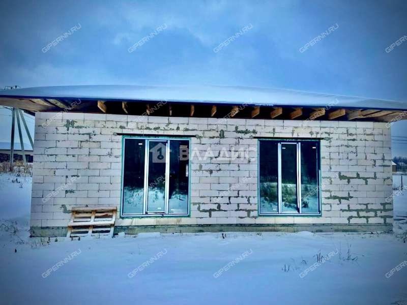 дом на улице Счастливая село Елховка