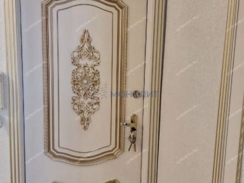 3-komnatnaya-ul-verhnepecherskaya-d-8 фото