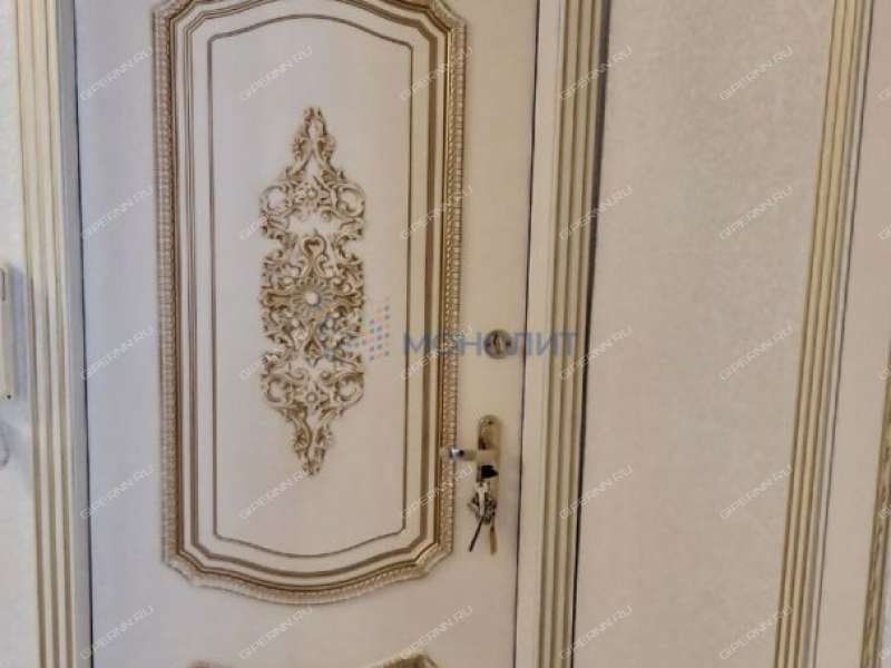 трёхкомнатная квартира на улице Верхнепечёрская дом 8