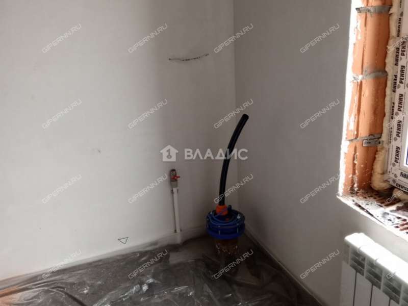 дом на  деревня Ройка