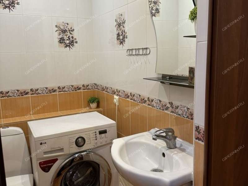 трёхкомнатная квартира на проспекте Гагарина дом 109