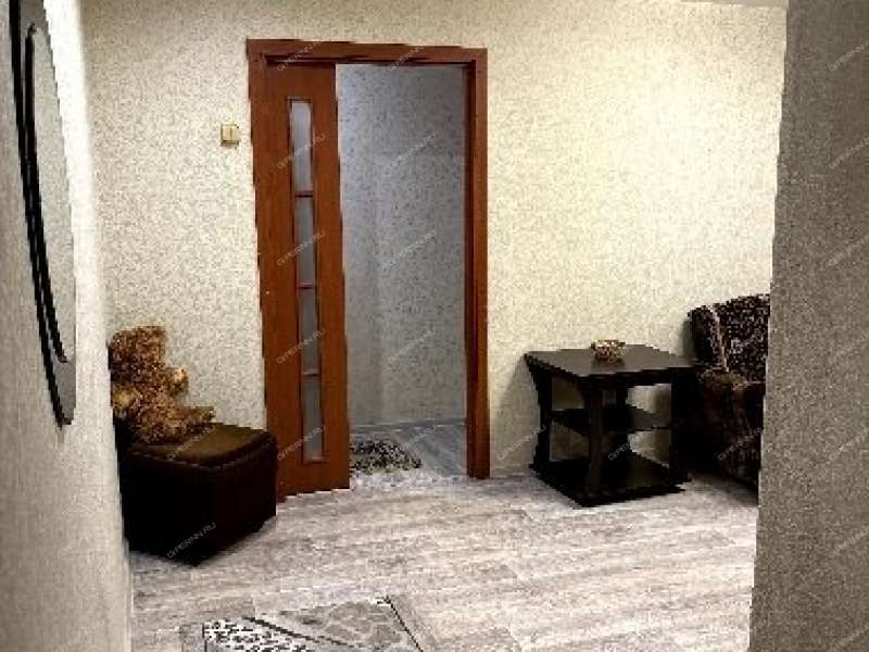 трёхкомнатная квартира на улице Космонавта Комарова дом 16а