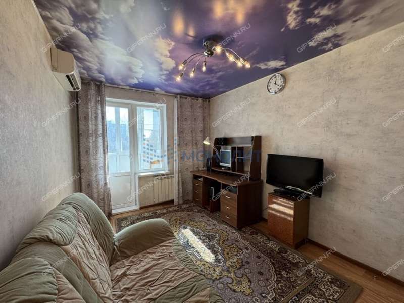 трёхкомнатная квартира на улице Александра Хохлова дом 1