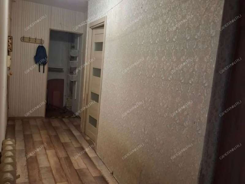 трёхкомнатная квартира на улице Челюскинцев дом 19