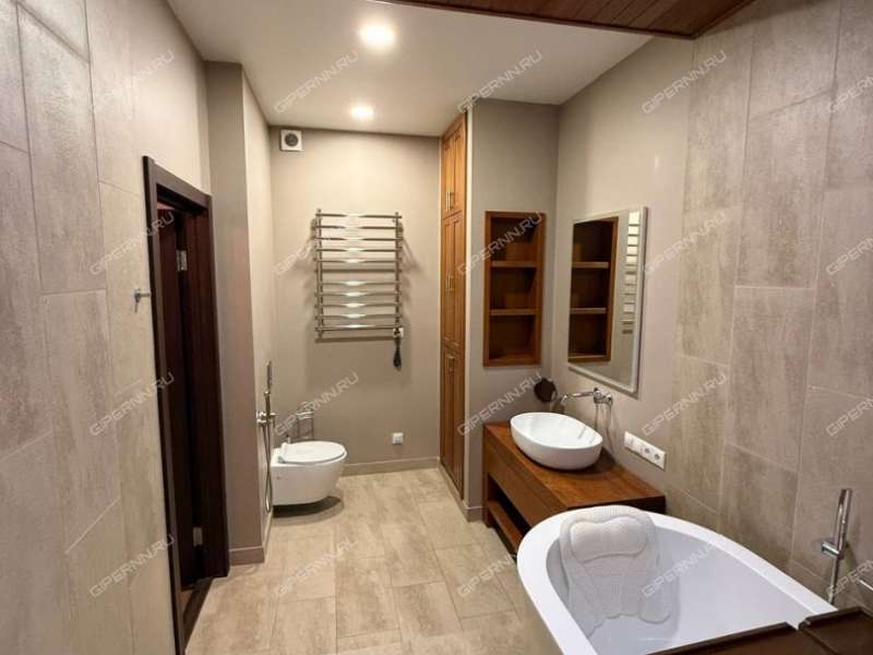 четырёхкомнатная квартира на Артельной улице дом 13 к1