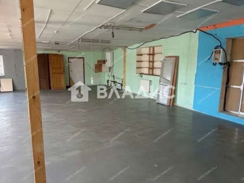 здание под офис, торговую площадь на Снежной улице