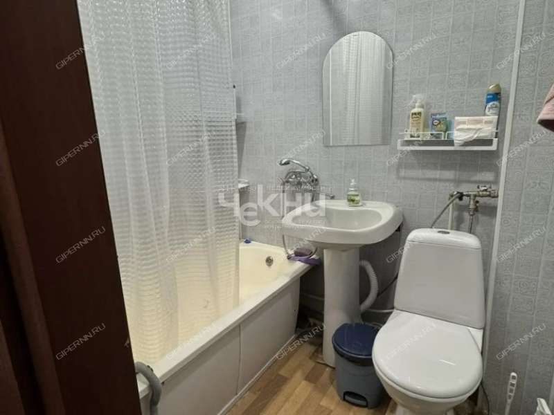 двухкомнатная квартира на улице Короленко дом 11а