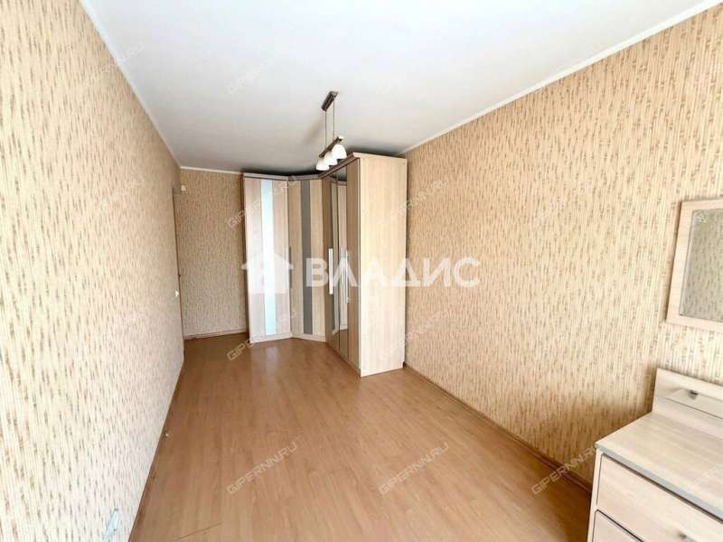 трёхкомнатная квартира на улице Героя Советского Союза Усилова дом 1