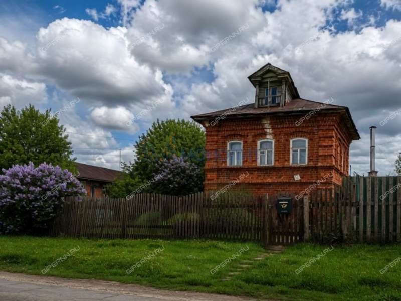 дом на Центральной улице село Каменки