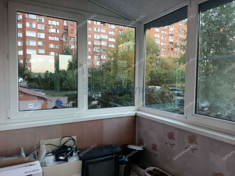 трёхкомнатная квартира на улице Александра Хохлова дом 21