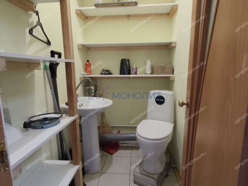 помещение под торговую площадь, недвижимость под салоны красоты на Южном шоссе