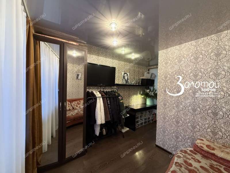 трёхкомнатная квартира на улице Челюскинцев дом 19