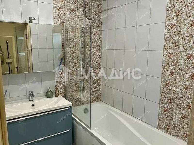 однокомнатная квартира на Республиканской улице дом 43 к6