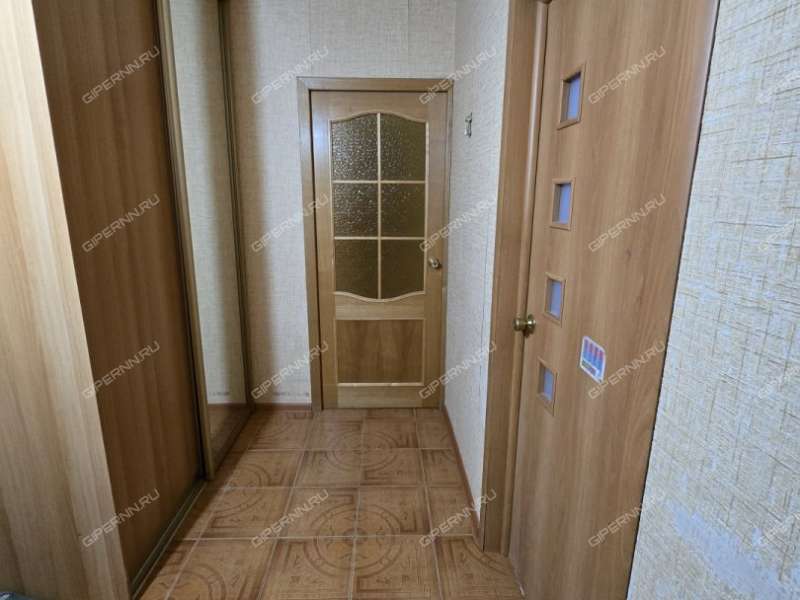 двухкомнатная квартира в 2-м микрорайоне дом 17 город Кстово