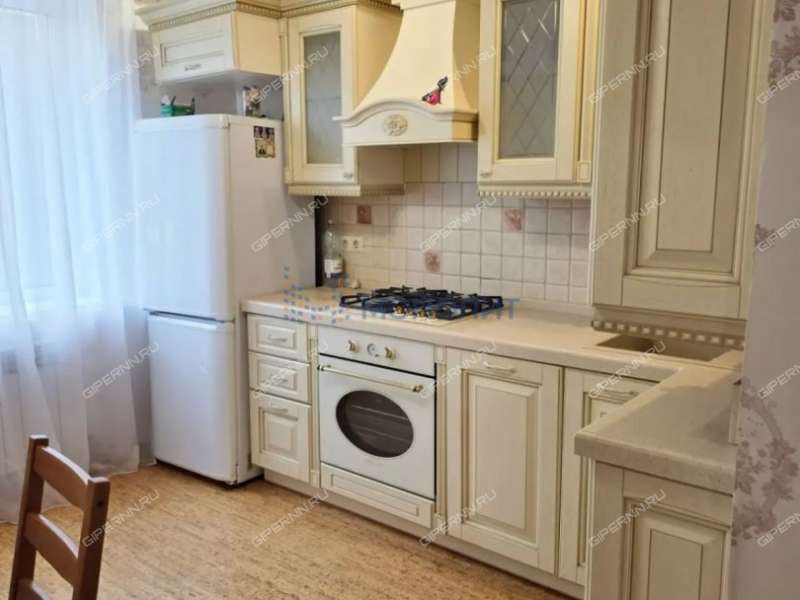 трёхкомнатная квартира на - дом 42 Селекционной Станции сп