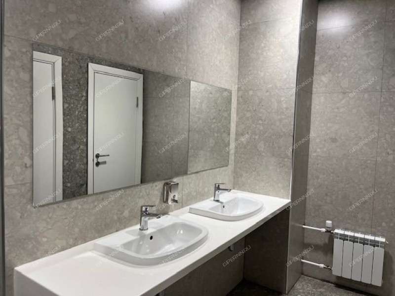 помещение под помещение свободного назначения на Комсомольской площади