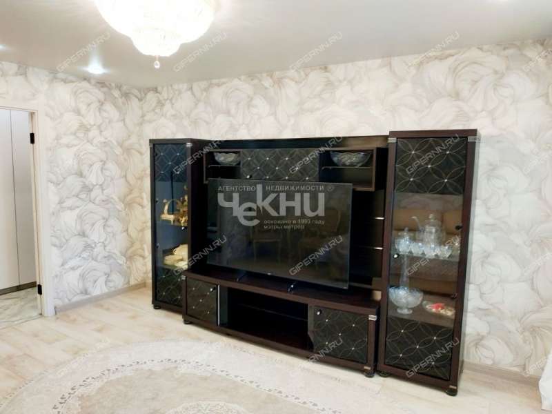 трёхкомнатная квартира на улице Октябрьской Революции дом 40