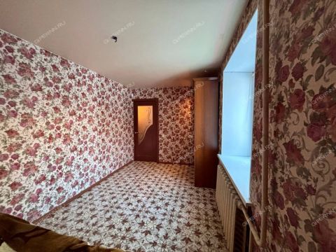 4-komnatnaya-ul-surikova-d-16a фото