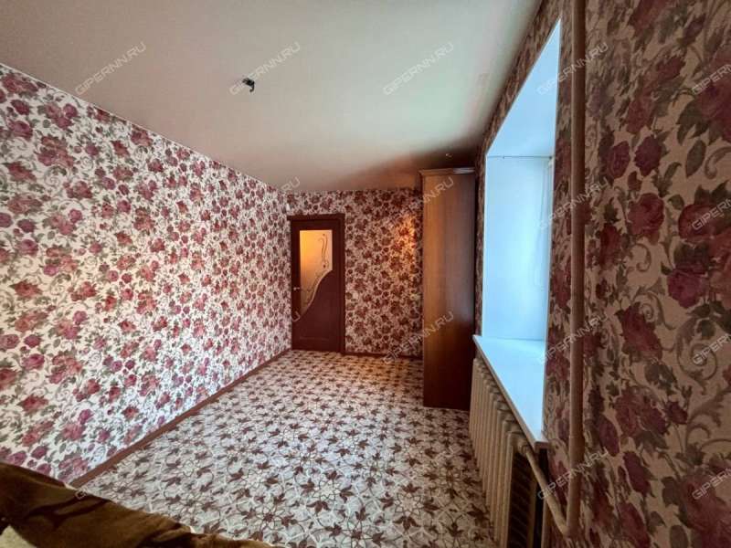 четырёхкомнатная квартира на улице Сурикова дом 16А