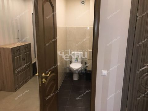 2-komnatnaya-ul-verhnepecherskaya-d-13-k1 фото