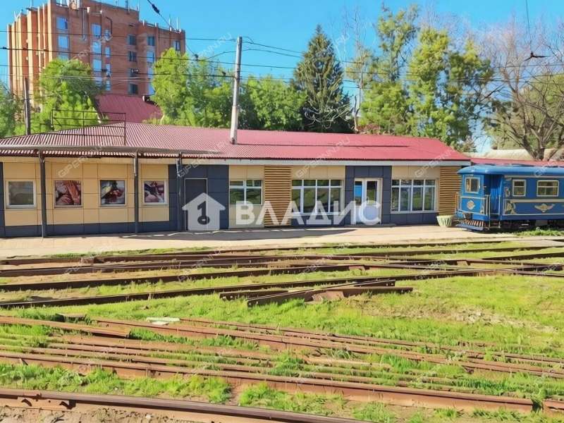 здание под торговую площадь на Гужевой улице
