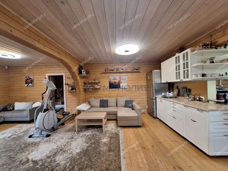 дом на Заречной улице деревня Ватома