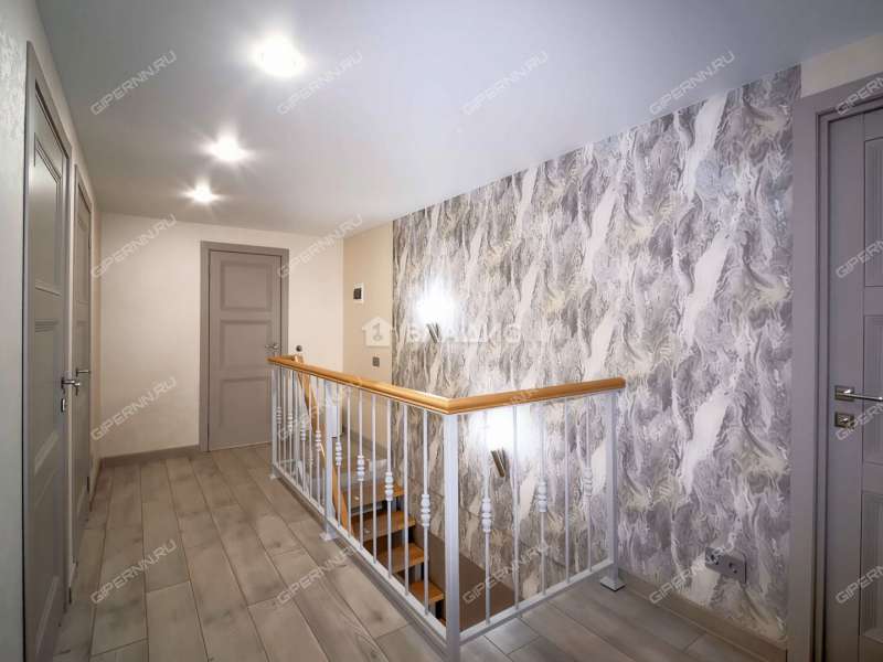 дом на улице Цветочная коттеджный поселок Каменки