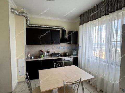 3-komnatnaya-ul-rodionova-d-27 фото