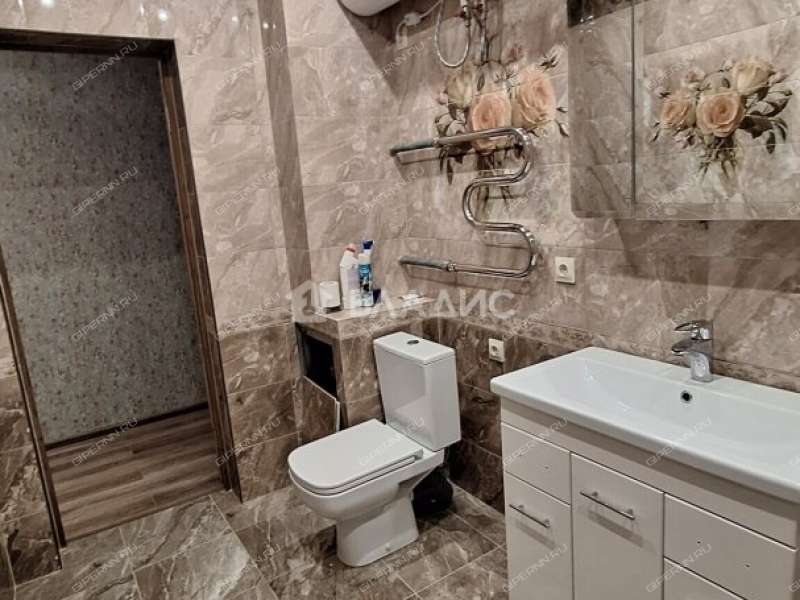 двухкомнатная квартира на улице Родионова дом 202/1