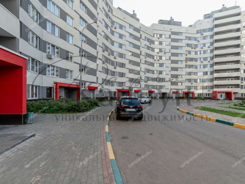 четырёхкомнатная квартира на улице Маршала Баграмяна дом 1