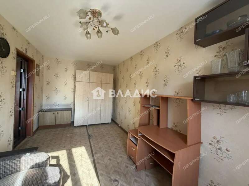 комната в доме 42 на улице Бурденко