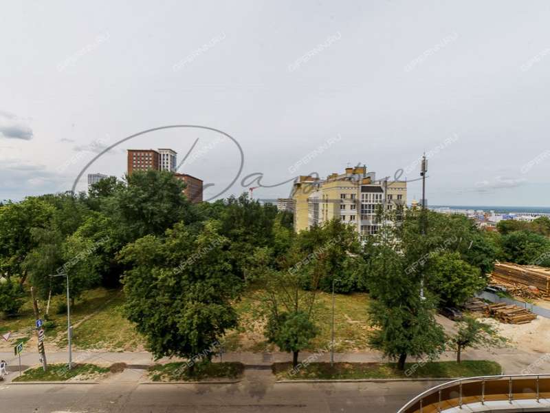 четырёхкомнатная квартира на улице Максима Горького дом 43