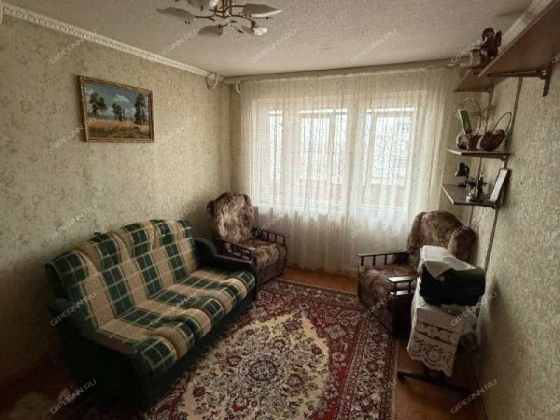 трёхкомнатная квартира на улице Политбойцов дом 8