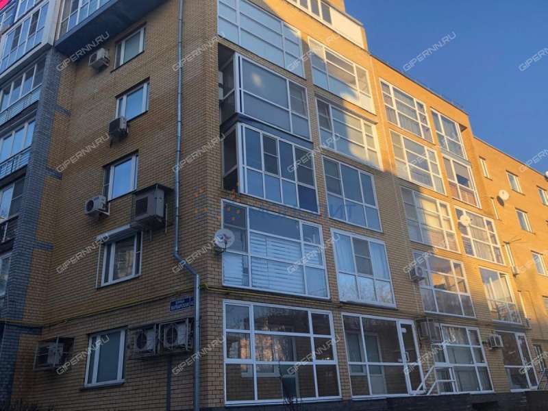 трёхкомнатная квартира на Варварской улице дом 40б