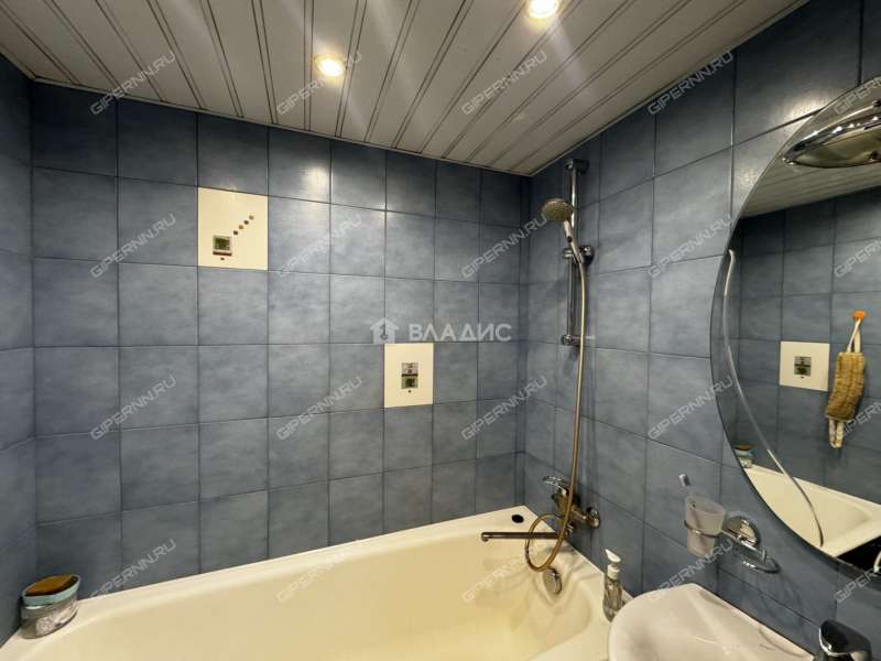 двухкомнатная квартира на улице Маршала Казакова дом 7