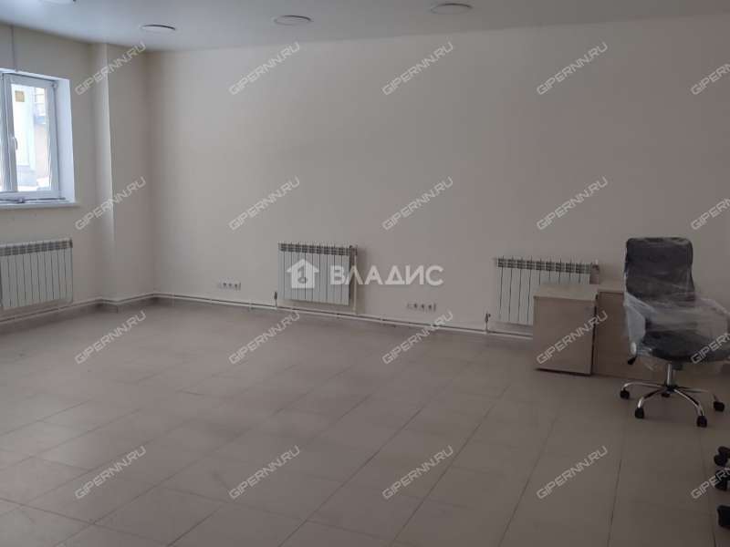 здание под офис, торговую площадь на Новой улице