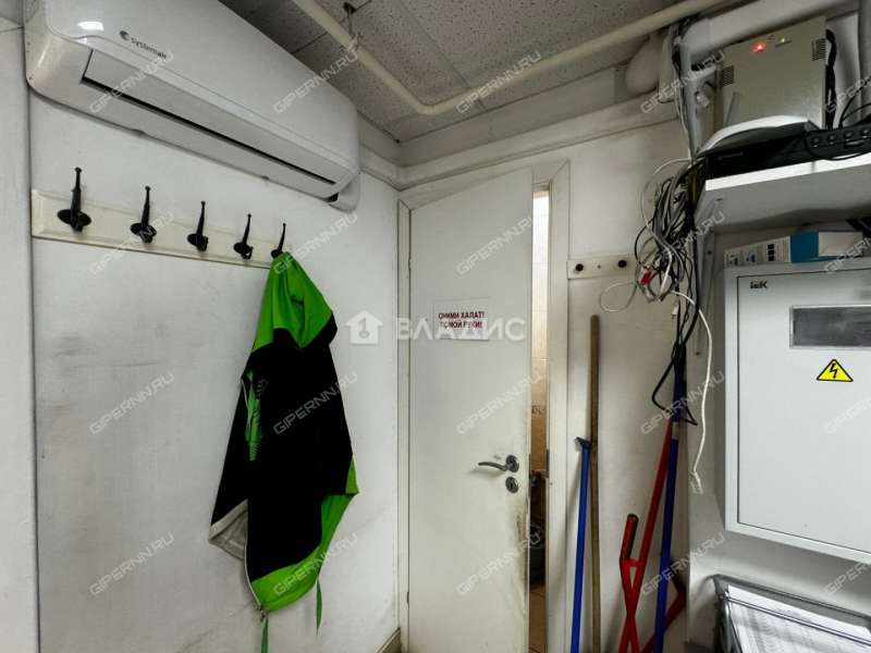 помещение под торговую площадь на проспекте Бусыгина