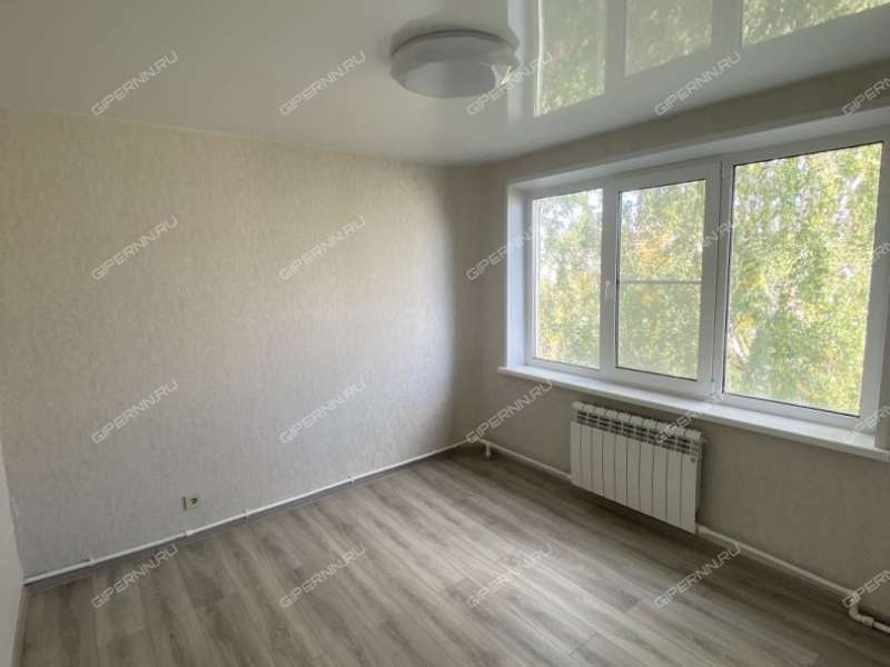 трёхкомнатная квартира в 3-м микрорайоне дом 16 город Кстово