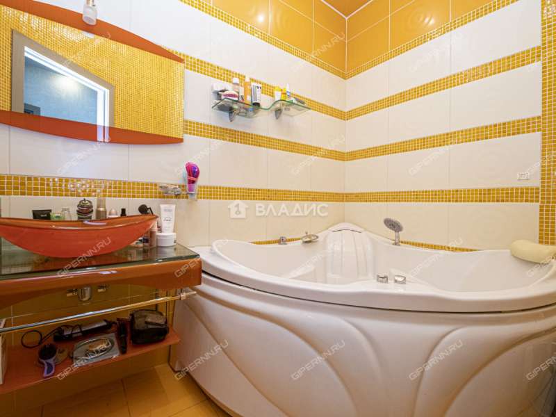 трёхкомнатная квартира на улице Тимирязева дом 7 к1