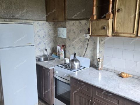 3-komnatnaya-ul-strokina-d-3a фото